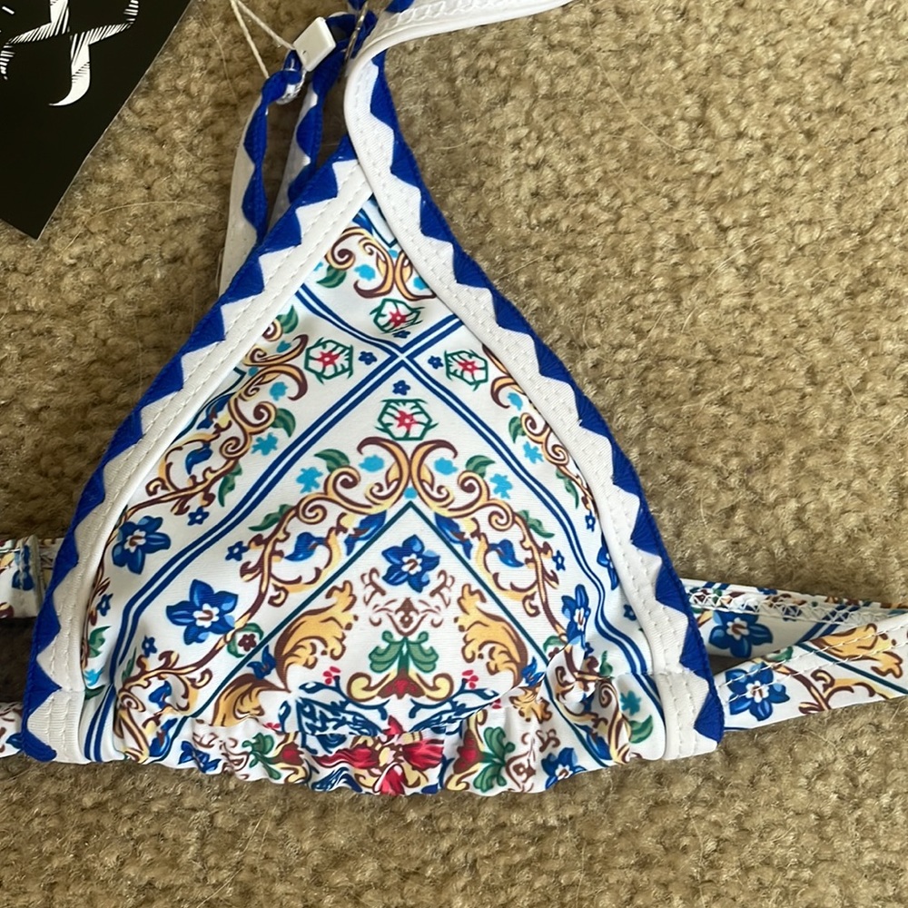 Mediterranean Style Bikini Top - Picture 3 of 5